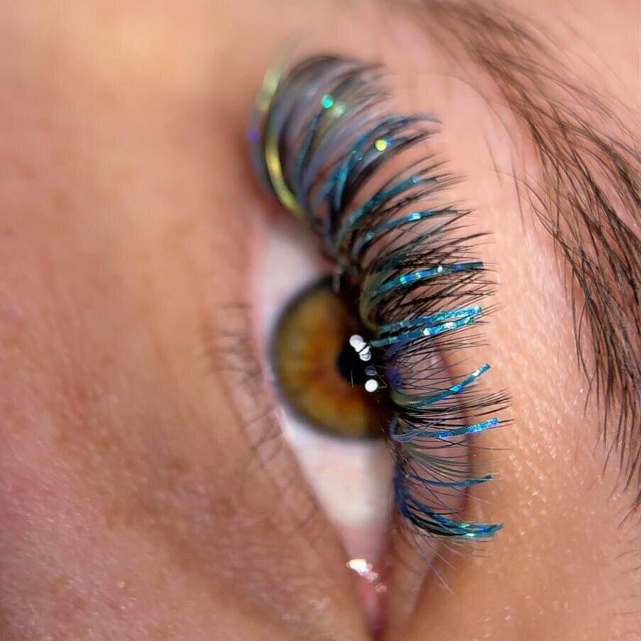 A wispy set with blue color lashes